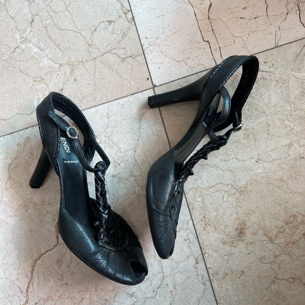 Fendi Black Leather Sandal - Picture 3 of 16